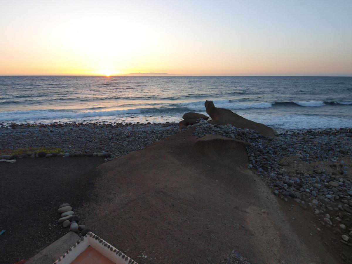 Apartment Sunrise Directly At The Sea
