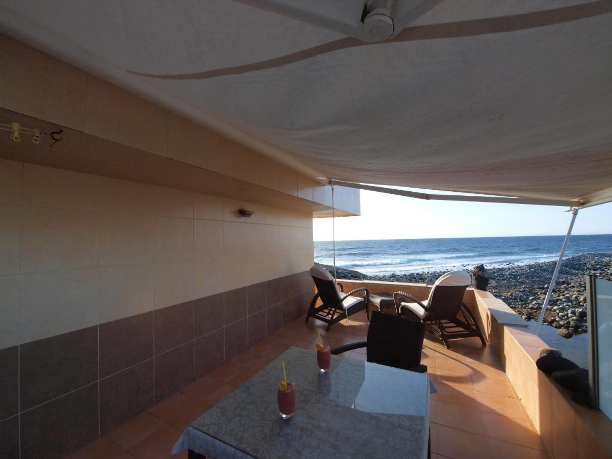 Sunrise Directly At The Sea Apartment *